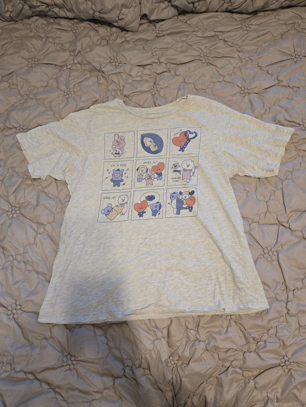 BT21 Panel Tee in Light Gray